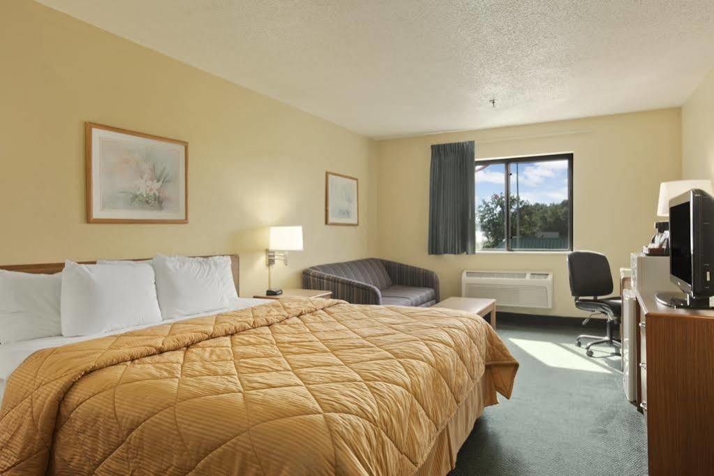 Super 8 By Wyndham Peoria Motel Buitenkant foto